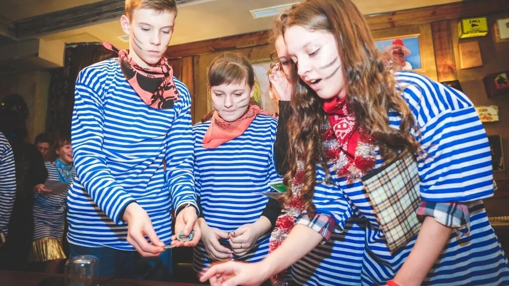 Кем были игроки на самом деле - они узнают только в финале. 